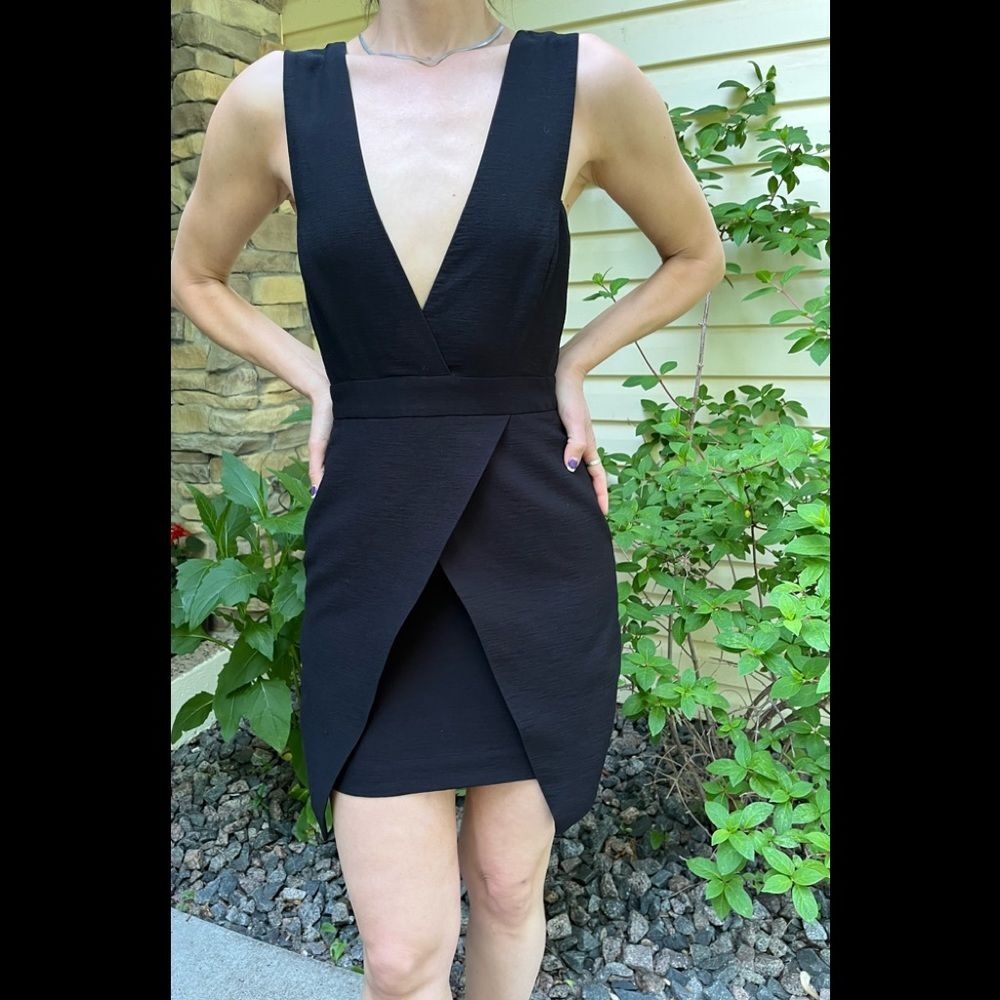 Finders Keepers black elegant sleeveless mini dress. Deep v-neck, bare back, XS